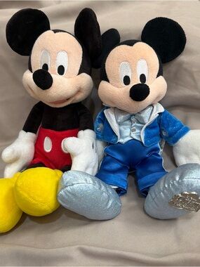 Mickey Mouse Disney World Dream Friends 9" & Disney Parks Mickey Mouse 12” Lot 2
